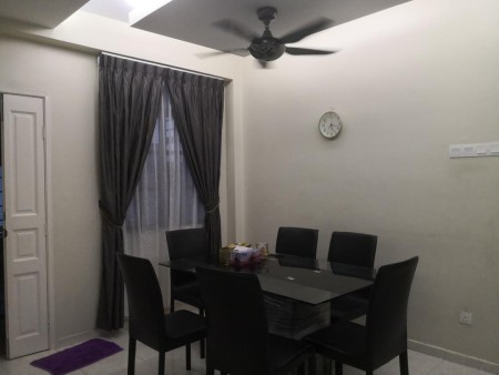 Condo For Sale at Cheng Heights