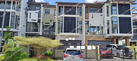 Terrace House For Auction at Maple Terrace