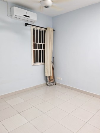 Apartment For Rent at De Palma Apartment