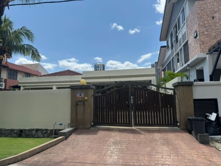 Bungalow House For Sale at Taman Ferngrove