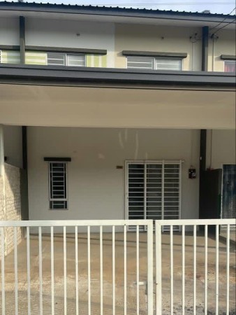 Terrace House For Rent at Taman Seri Lemawang