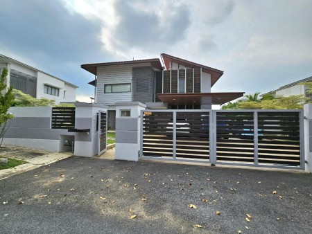 Bungalow House For Sale at Banyan Close