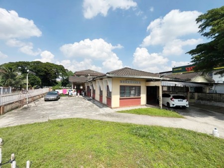 Retail Space For Rent at Section 1