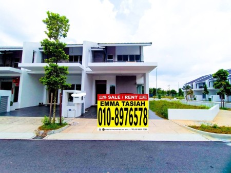 Terrace House For Sale at Tamansari