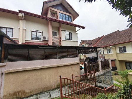 Terrace House For Sale at Precinct 16