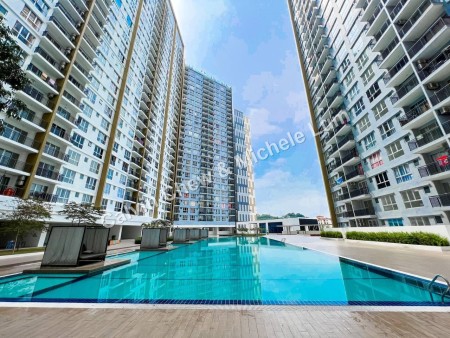 Apartment For Auction at Platinum Splendor