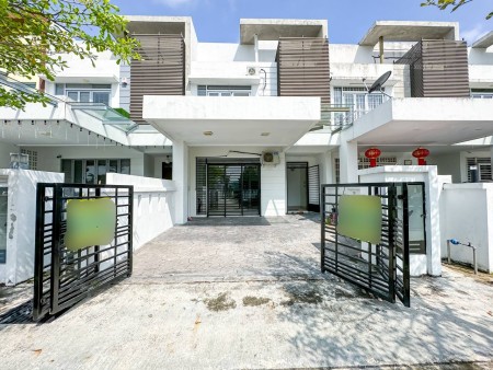 Terrace House For Sale at TTDI Grove