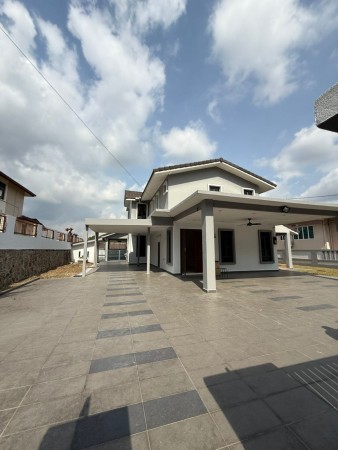 Bungalow House For Sale at Taman Bukit Rasah