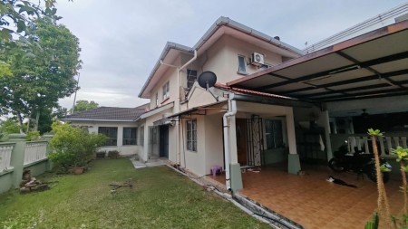 Terrace House For Sale at Section 15