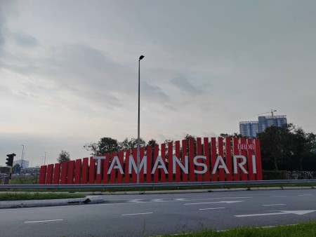 Terrace House For Sale at Tamansari