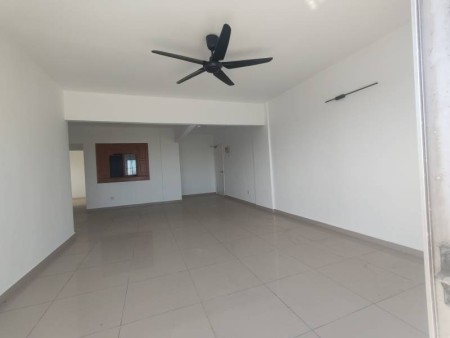Condo For Sale at Garden City