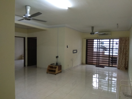 Condo For Sale at Villamas Apartment