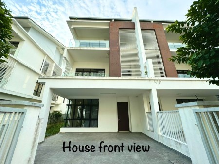 Terrace House For Rent at Avens Residence