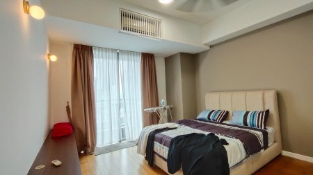 Condo For Rent at 2 Hampshire