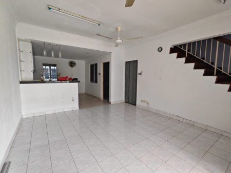 Terrace House For Rent at Pu10