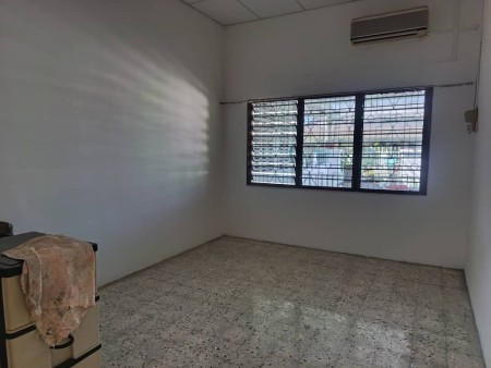 Terrace House For Rent at Taman Pengkalan Barat