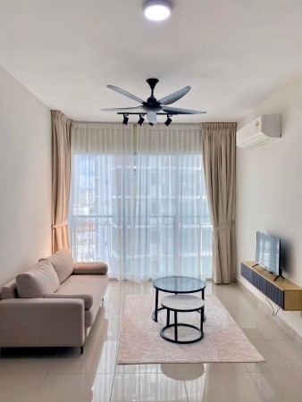 Condo Room for Rent at Golden Coast Condominium