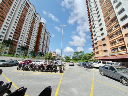 Apartment For Sale at Flora Damansara Apartment