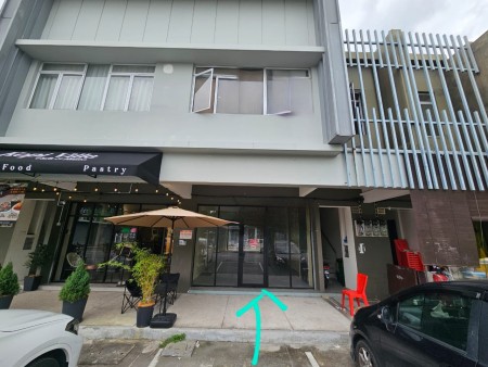 Shop For Rent at Taman Salak Perdana