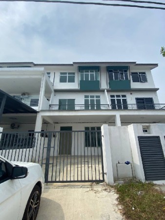 Terrace House For Sale at Kundang Jaya