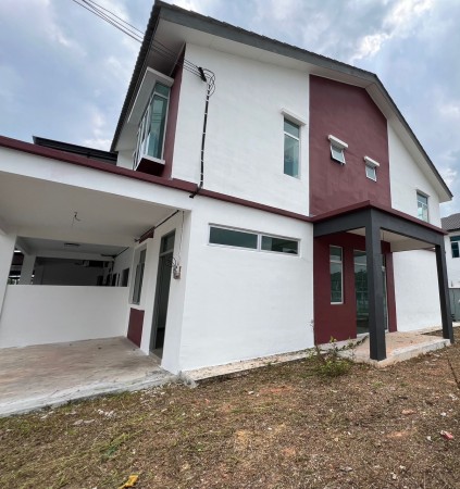 Terrace House For Sale at Kundang Jaya