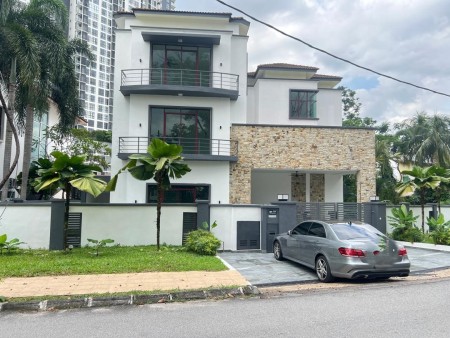 Bungalow House For Sale at Taman Yarl