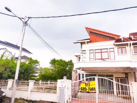 Terrace House For Sale at Section 4