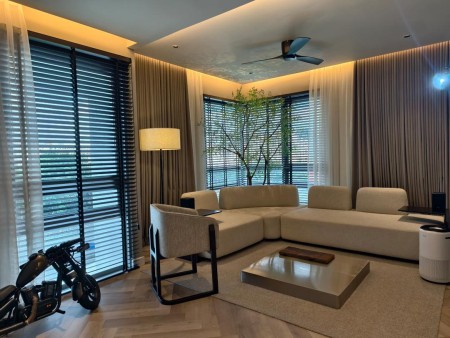 Condo For Sale at Cascades