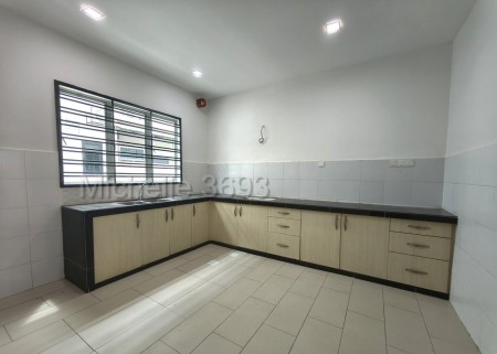 Terrace House For Rent at Chimes