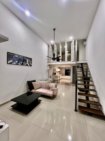 Condo Duplex For Rent at One SoHo