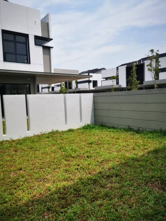 Semi-D Warehouse For Sale at Tropicana Aman