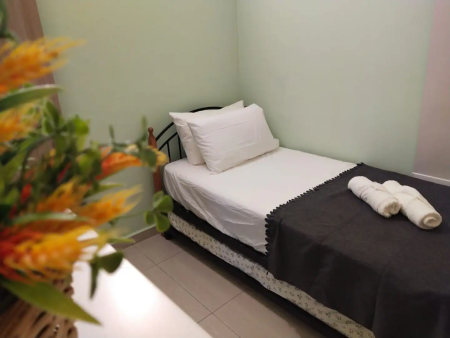 Condo Room for Rent at Aria Luxury Residence