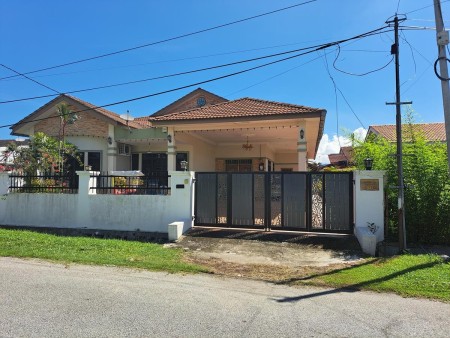 Bungalow House For Sale at Taman Lapangan Terbang