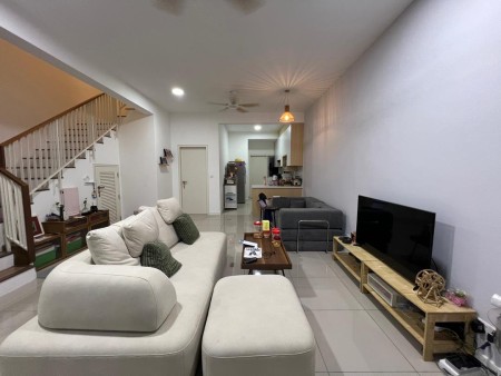 Terrace House For Sale at Garland Residence