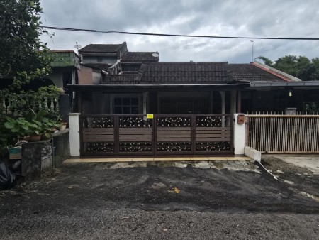 Terrace House For Sale at Seksyen 2