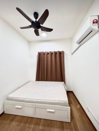 Condo For Rent at Diamond Regency