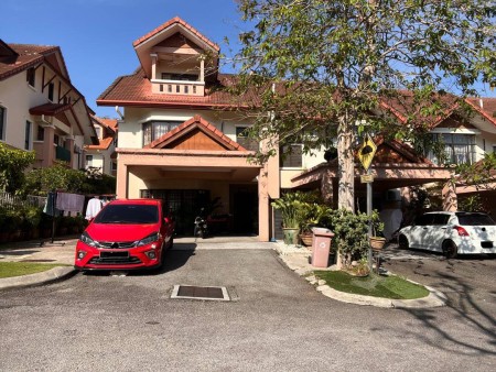 Terrace House For Sale at Precinct 16