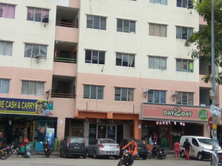 Flat For Rent at Taman Pendamar Indah 2