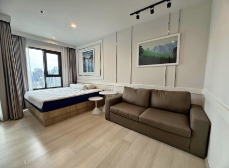 Condo Room for Rent at Aria Luxury Residence