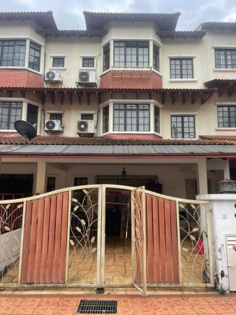 Terrace House For Sale at Kayu Ara