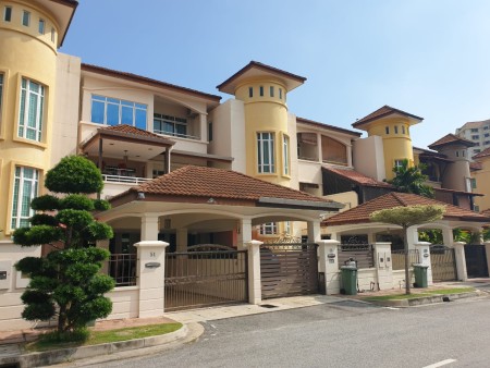 Terrace House For Sale at Hill View Garden