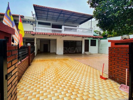 Terrace House For Sale at Section 6