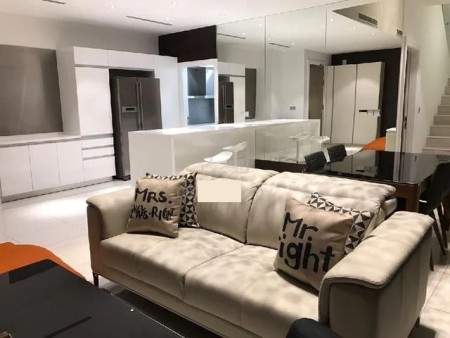 Condo Duplex For Rent at M City