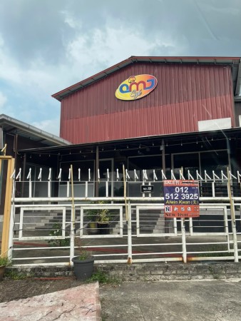 Bungalow House For Sale at Manjoi