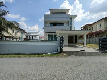 Bungalow House For Sale at Bandar Mahkota Cheras