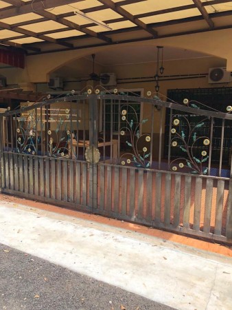 Bungalow House For Sale at Muar