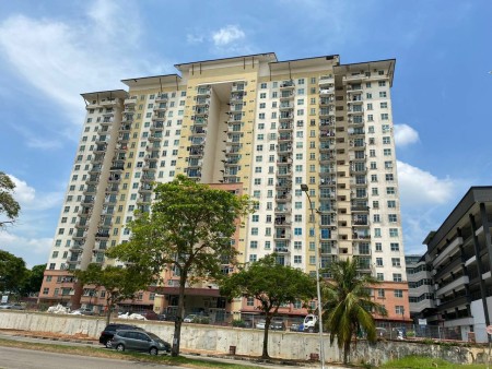 Apartment For Sale at Lake View Suites