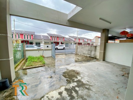 Terrace House For Rent at Taman Saujana Putra