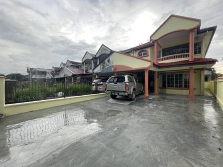 Terrace House For Rent at Taman Sri Putra