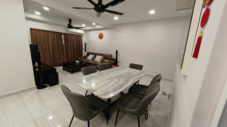 Condo For Sale at The Heron Residency